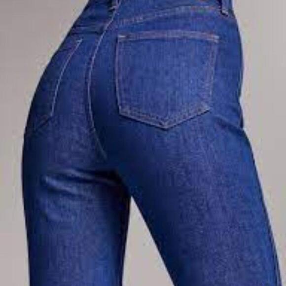 Aritzia Denim Forum The Anjelica Slim High-waisted cigarette jean - Picture 3 of 11